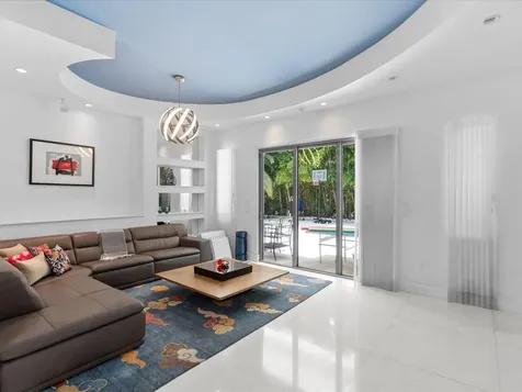 3917 S Le Jeune Road Miami FL 33146