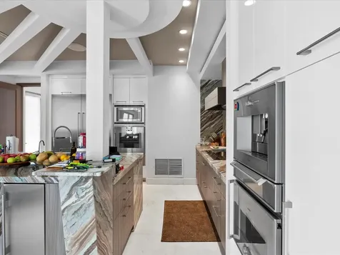 3917 S Le Jeune Road Miami FL 33146