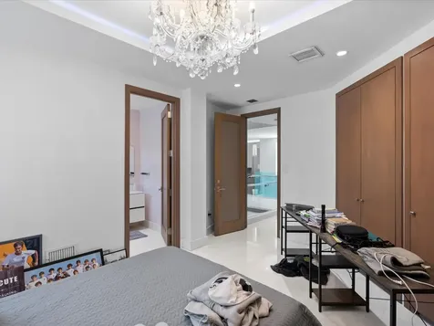 3917 S Le Jeune Road Miami FL 33146