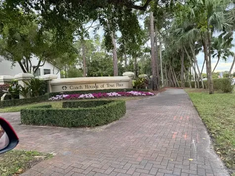 5790 Coach House Circle Boca Raton FL 33486
