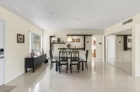 5130 Las Verdes Circle Delray Beach FL 33484