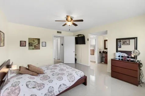 5130 Las Verdes Circle Delray Beach FL 33484