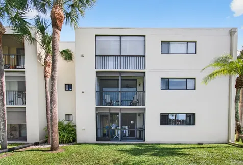 5130 Las Verdes Circle Delray Beach FL 33484