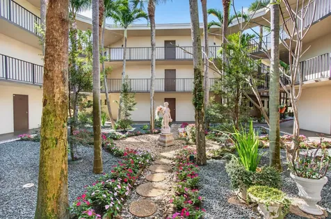 5130 Las Verdes Circle Delray Beach FL 33484