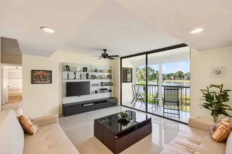 5130 Las Verdes Circle Delray Beach FL 33484