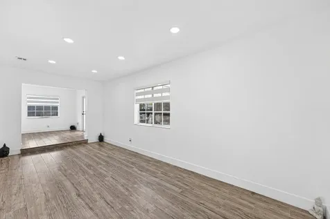 851 Sw 67th Avenue North Lauderdale FL 33068