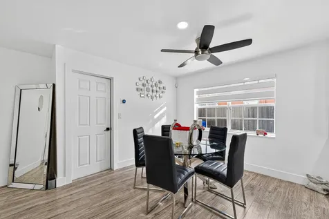 851 Sw 67th Avenue North Lauderdale FL 33068