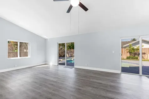 8209 Sw 12th Street North Lauderdale FL 33068