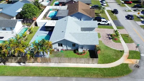8209 Sw 12th Street North Lauderdale FL 33068