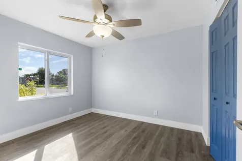 8209 Sw 12th Street North Lauderdale FL 33068