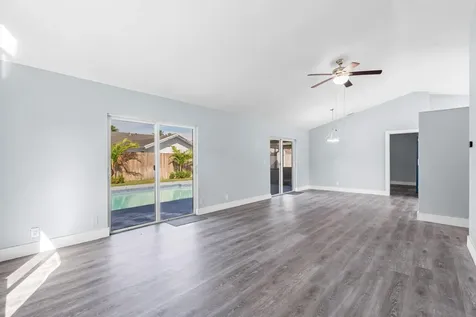 8209 Sw 12th Street North Lauderdale FL 33068