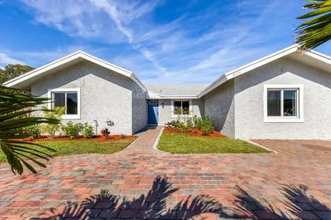 8209 Sw 12th Street North Lauderdale FL 33068
