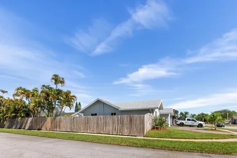 8209 Sw 12th Street North Lauderdale FL 33068
