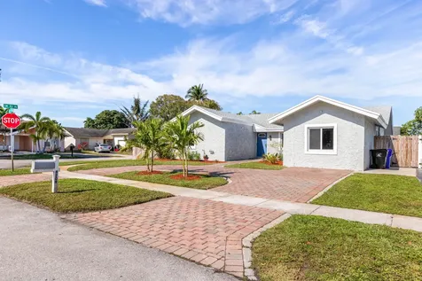 8209 Sw 12th Street North Lauderdale FL 33068