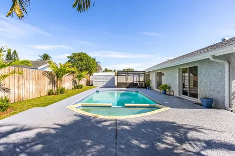 8209 Sw 12th Street North Lauderdale FL 33068