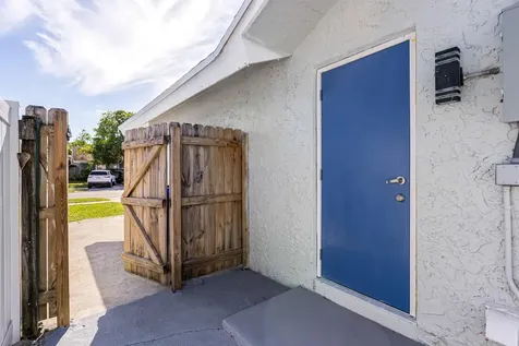 8209 Sw 12th Street North Lauderdale FL 33068