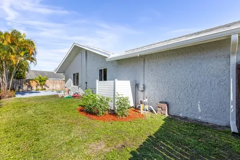 8209 Sw 12th Street North Lauderdale FL 33068
