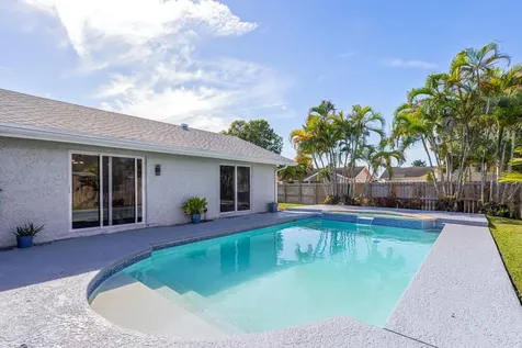 8209 Sw 12th Street North Lauderdale FL 33068
