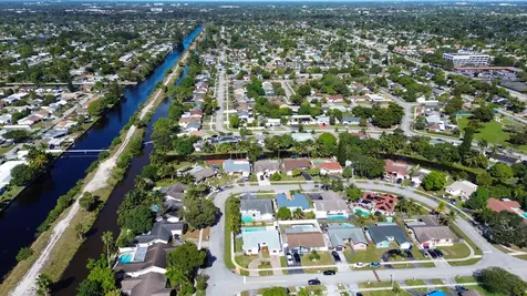 8209 Sw 12th Street North Lauderdale FL 33068