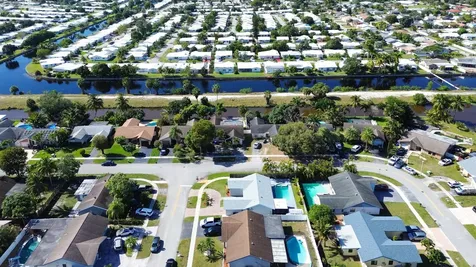 8209 Sw 12th Street North Lauderdale FL 33068