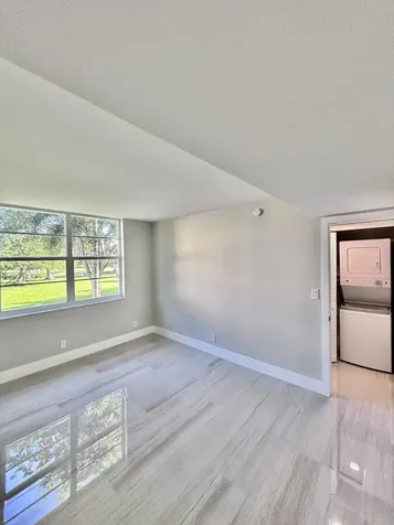 545 Oaks Lane Pompano Beach FL 33069
