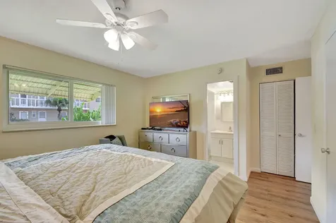 2121 Ne 1st Court Boynton Beach FL 33435