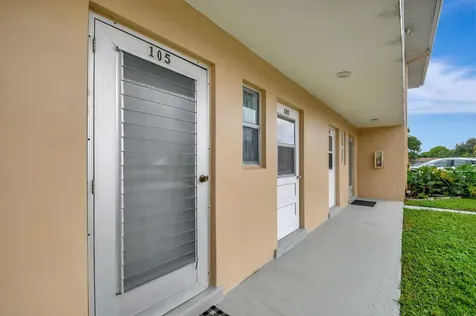 2121 Ne 1st Court Boynton Beach FL 33435