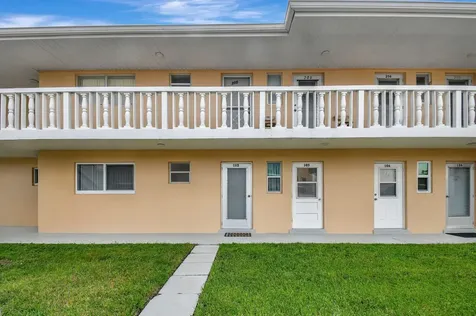 2121 Ne 1st Court Boynton Beach FL 33435