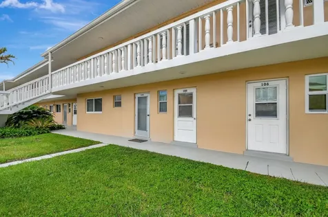 2121 Ne 1st Court Boynton Beach FL 33435