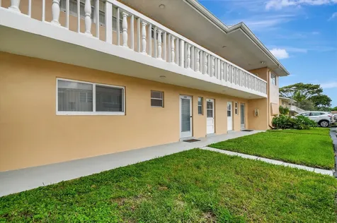 2121 Ne 1st Court Boynton Beach FL 33435