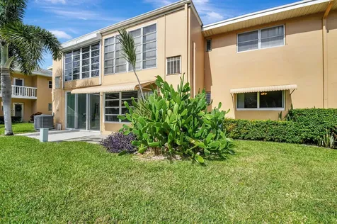 2121 Ne 1st Court Boynton Beach FL 33435