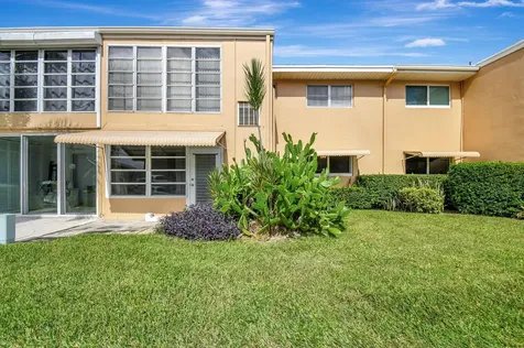 2121 Ne 1st Court Boynton Beach FL 33435