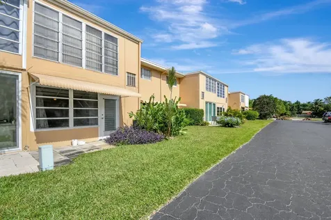 2121 Ne 1st Court Boynton Beach FL 33435