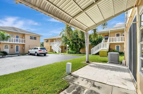 2121 Ne 1st Court Boynton Beach FL 33435