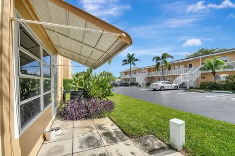 2121 Ne 1st Court Boynton Beach FL 33435