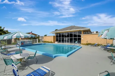 2121 Ne 1st Court Boynton Beach FL 33435