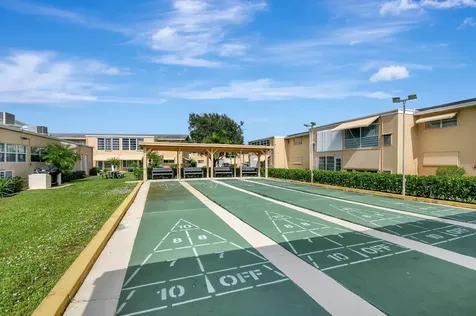 2121 Ne 1st Court Boynton Beach FL 33435