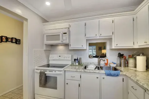 2121 Ne 1st Court Boynton Beach FL 33435