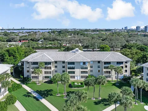 3507 Village Boulevard West Palm Beach FL 33409