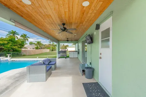 1852 Sw Erie Street Port Saint Lucie FL 34953
