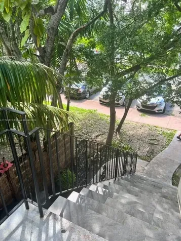 7035 Rue Granville Miami Beach FL 33141