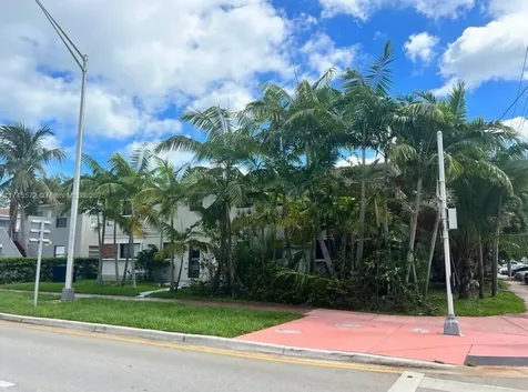 7035 Rue Granville Miami Beach FL 33141
