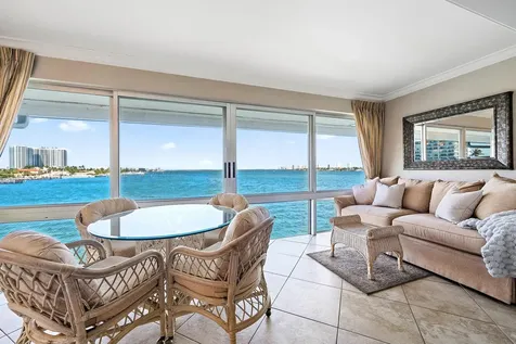 400 Wilma Circle Riviera Beach FL 33404