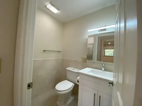 668 Saxony Place Delray Beach FL 33446