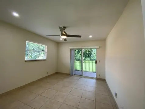 668 Saxony Place Delray Beach FL 33446
