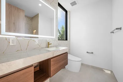 750 Ne 69th Street Boca Raton FL 33487