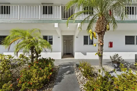 7 Westwood Avenue Tequesta FL 33469