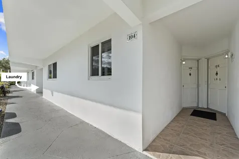 7 Westwood Avenue Tequesta FL 33469