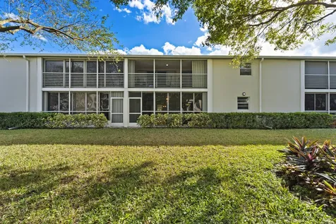 7 Westwood Avenue Tequesta FL 33469
