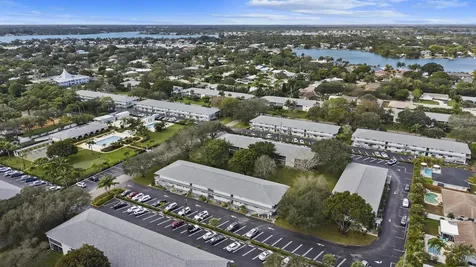 7 Westwood Avenue Tequesta FL 33469